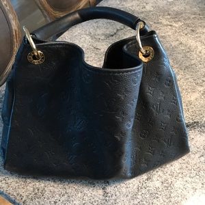 Louis Vuitton Artsy MM Black